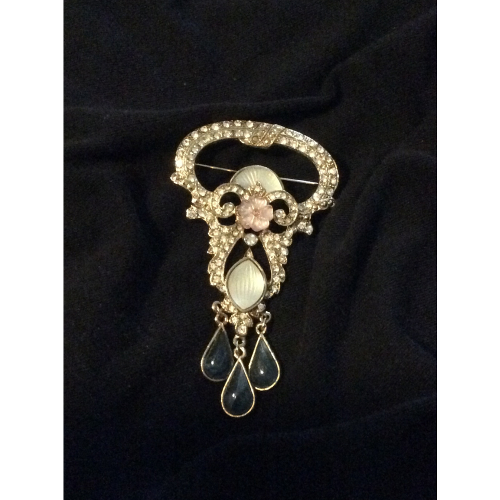 Women's Vintage 1928 Brooch with Blue Teardrop Accents, One Size